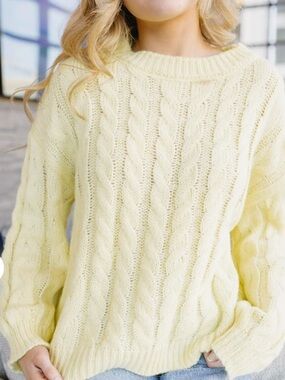 VESTIQUE BRIGHT YELLOW CABLE KNIT SWEATER- small